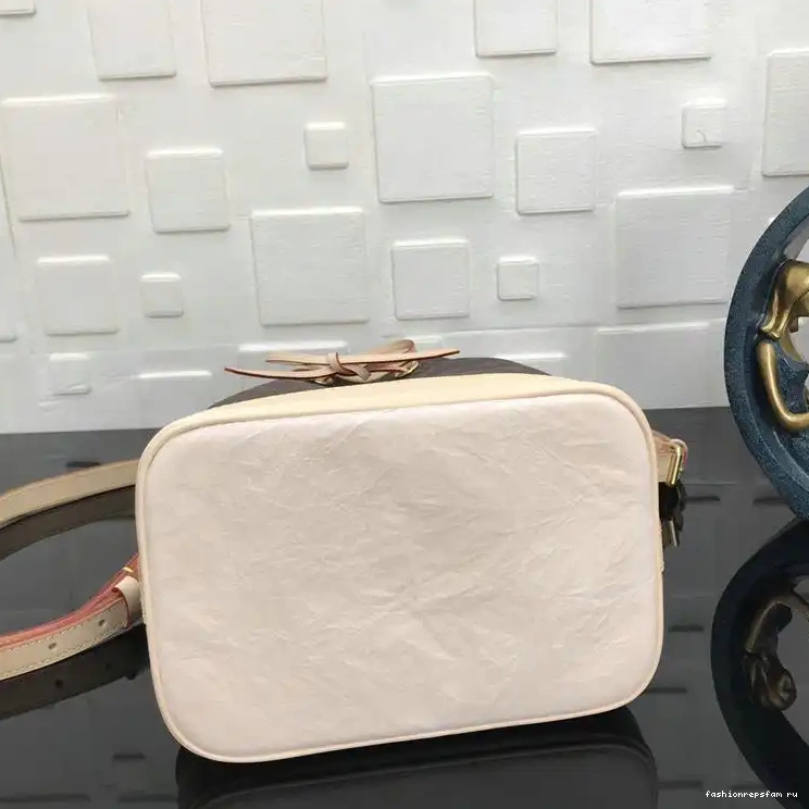 Fashionrepsfam ru LV Bags 19T1L0228 0708
